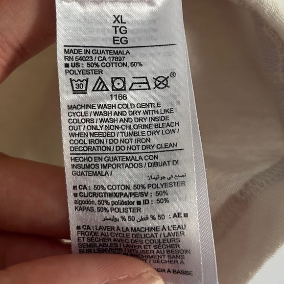 🦋 Old Navy Beige Butterfly Print Short Sleeve Tee Casual Comfy XL - Picture 3 of 6